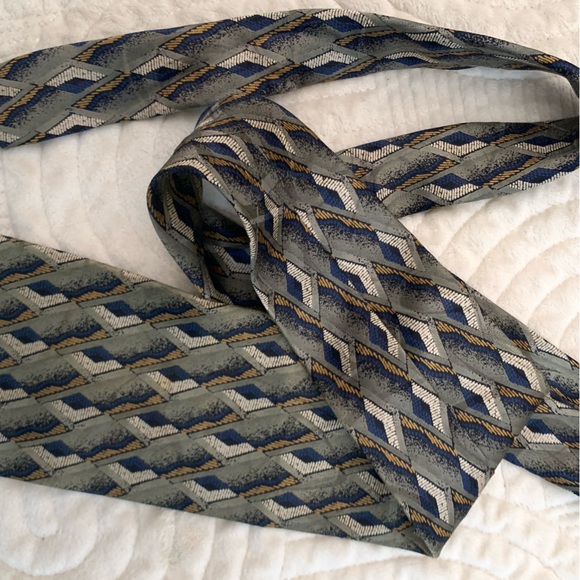Italian Silk Geometric Patterned Tie - Green and Blue - Picture 2 of 11